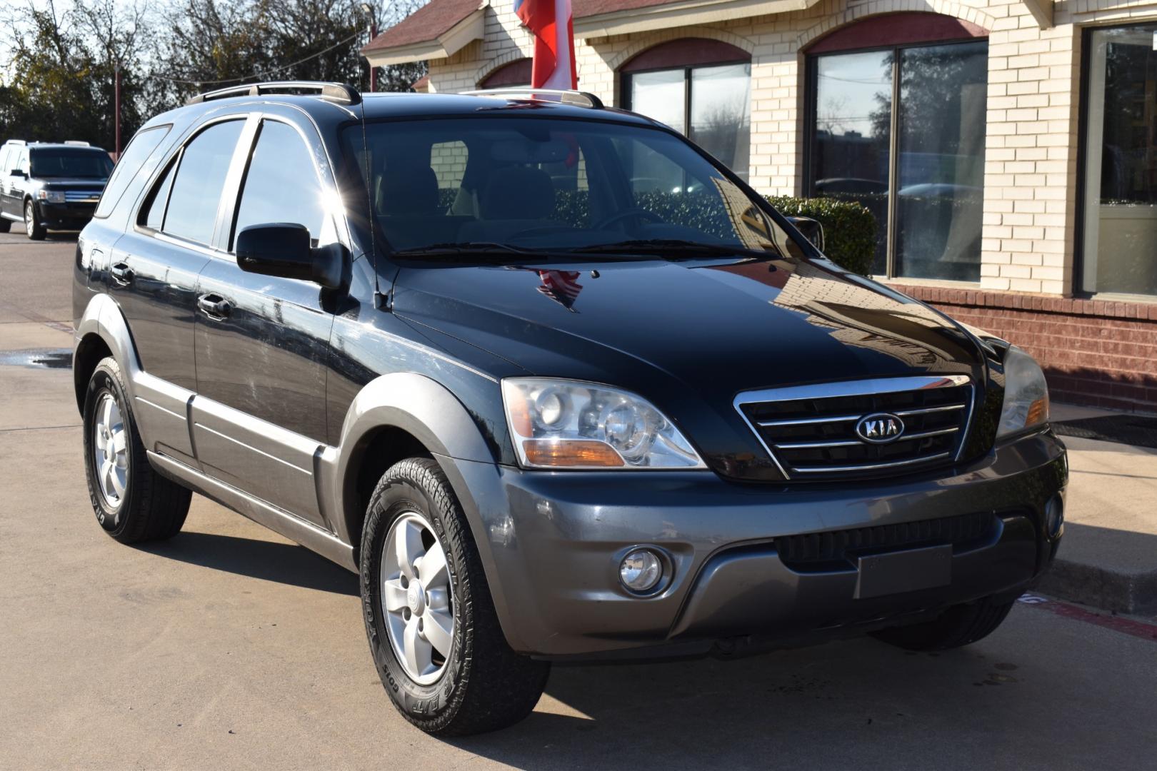 2008 Black /Gray Kia Sorento Base (KNDJD736985) with an V6 3.81 engine, 5 SPEED AUTOMATIC transmission, located at 5925 E. BELKNAP ST., HALTOM CITY, TX, 76117, (817) 834-4222, 32.803799, -97.259003 - When considering buying a used car like the 2008 Kia Sorento, there are several factors to take into account. Here are some potential reasons why you might consider purchasing this model: Affordability: The 2008 Kia Sorento is likely to be more affordable compared to newer SUVs. If you're on a bu - Photo#5